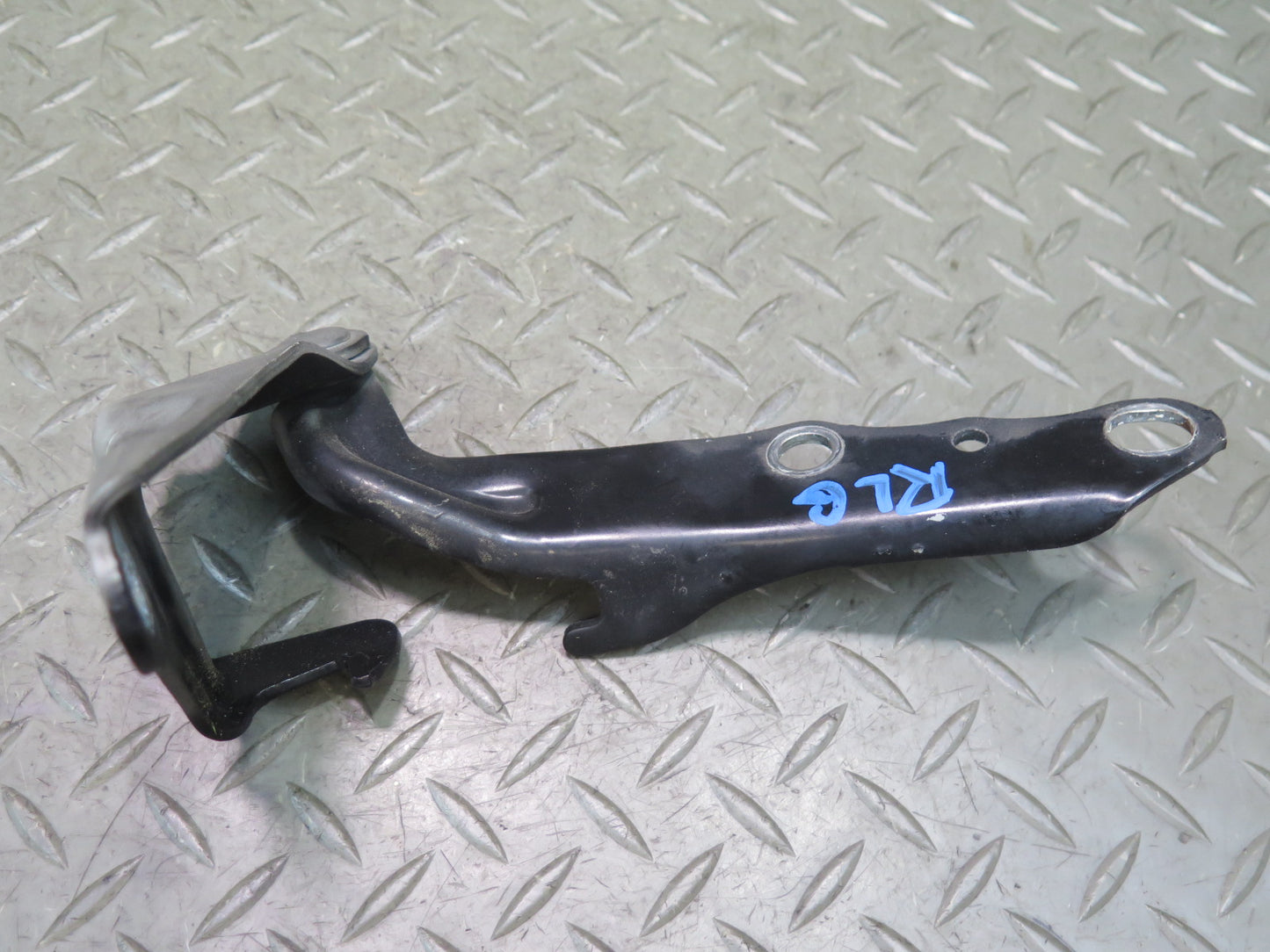 98-05 Lexus UZS160 GS300 GS400 GS430 Set of 2 Front Left & Right Hood Hinge OEM