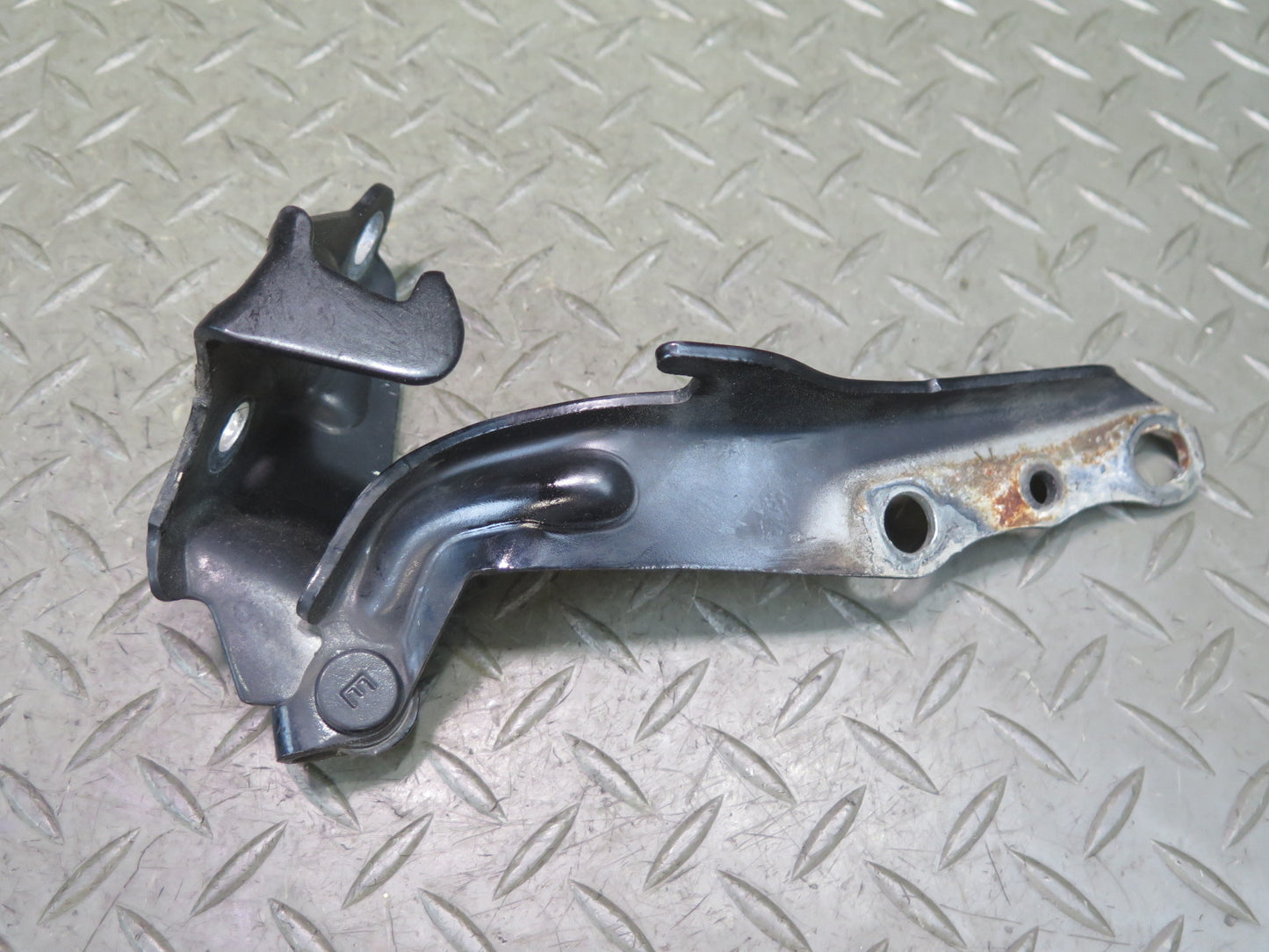 98-05 Lexus UZS160 GS300 GS400 GS430 Set of 2 Front Left & Right Hood Hinge OEM