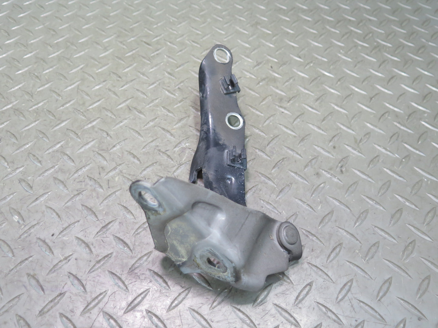 98-05 Lexus UZS160 GS300 GS400 GS430 Set of 2 Front Left & Right Hood Hinge OEM