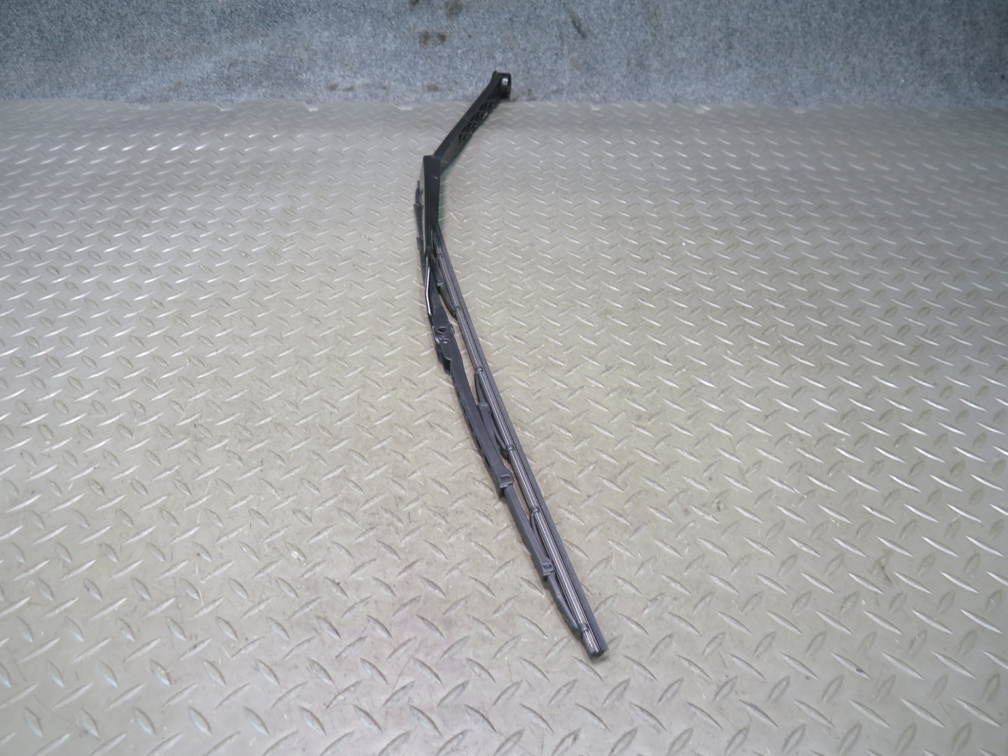 98-05 Lexus UZS160 GS300 GS400 GS430 Set of 2 Front Left & Right Wiper Arm OEM