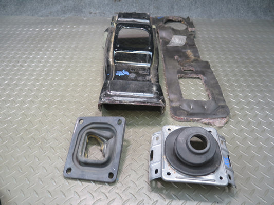 02-05 Lexus JCE10L IS300 M/T Shifter Tunnel Cover Panel w Bracket & Seal Set OEM