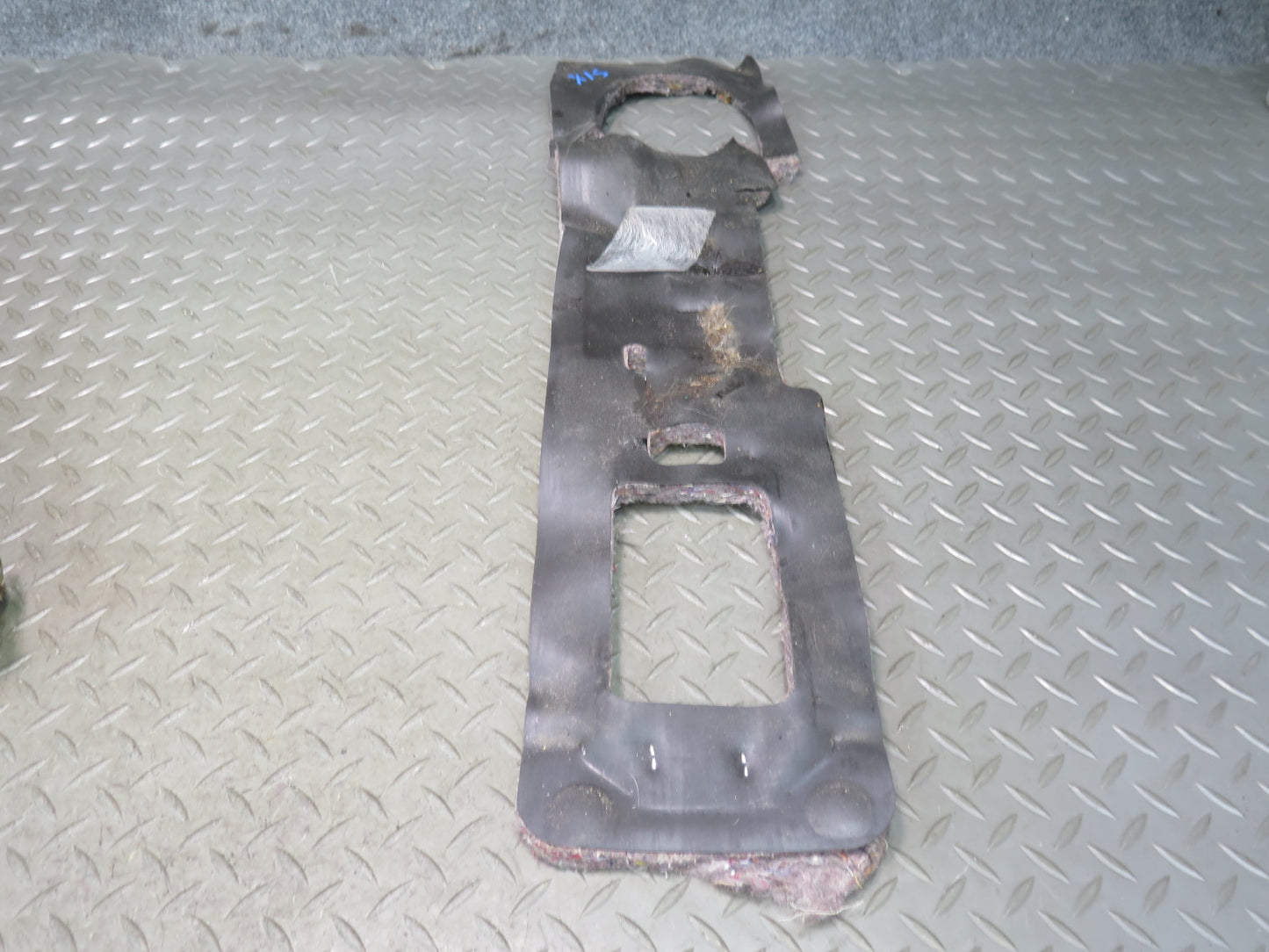 02-05 Lexus JCE10L IS300 M/T Shifter Tunnel Cover Panel w Bracket & Seal Set OEM