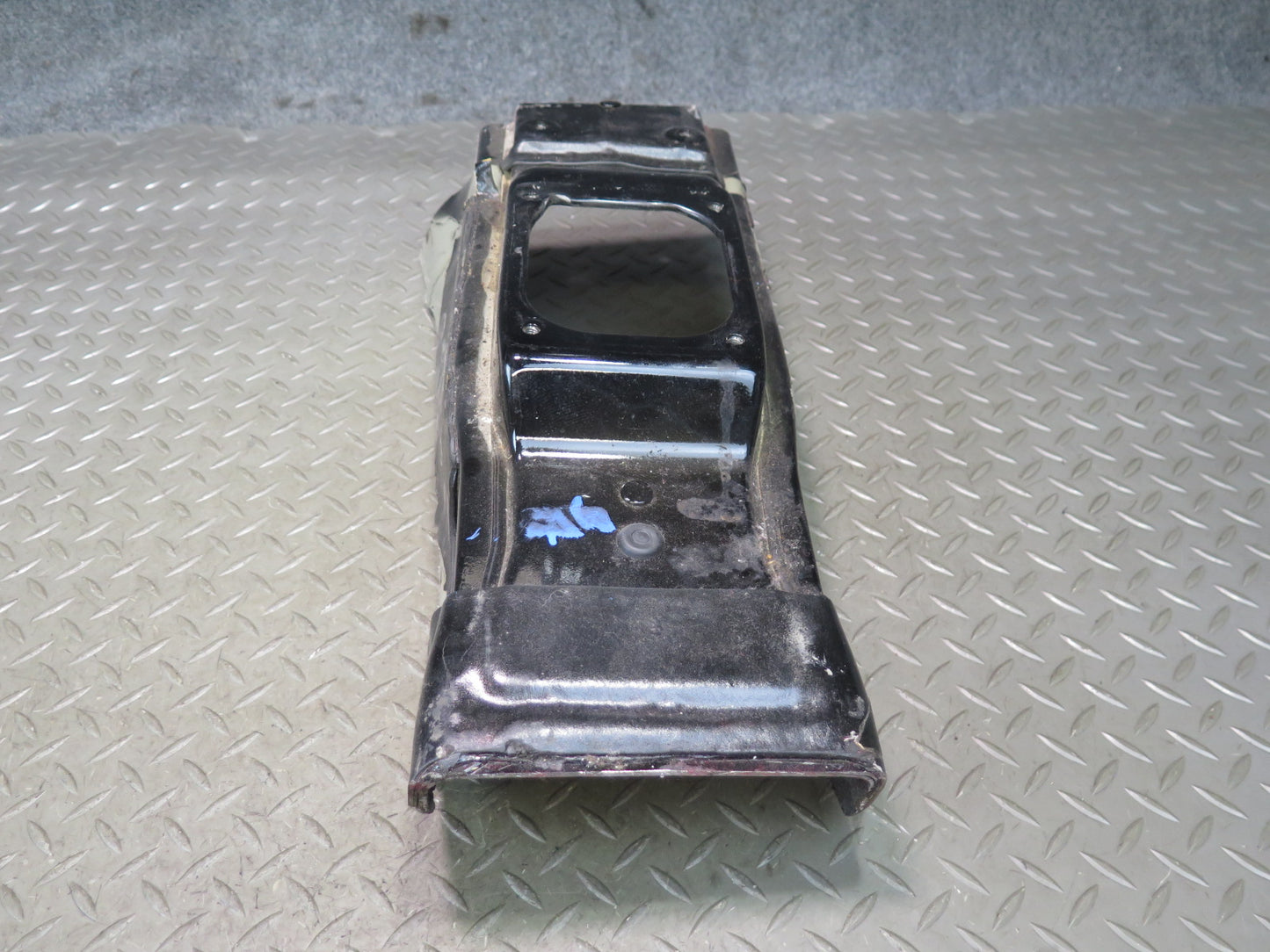 02-05 Lexus JCE10L IS300 M/T Shifter Tunnel Cover Panel w Bracket & Seal Set OEM