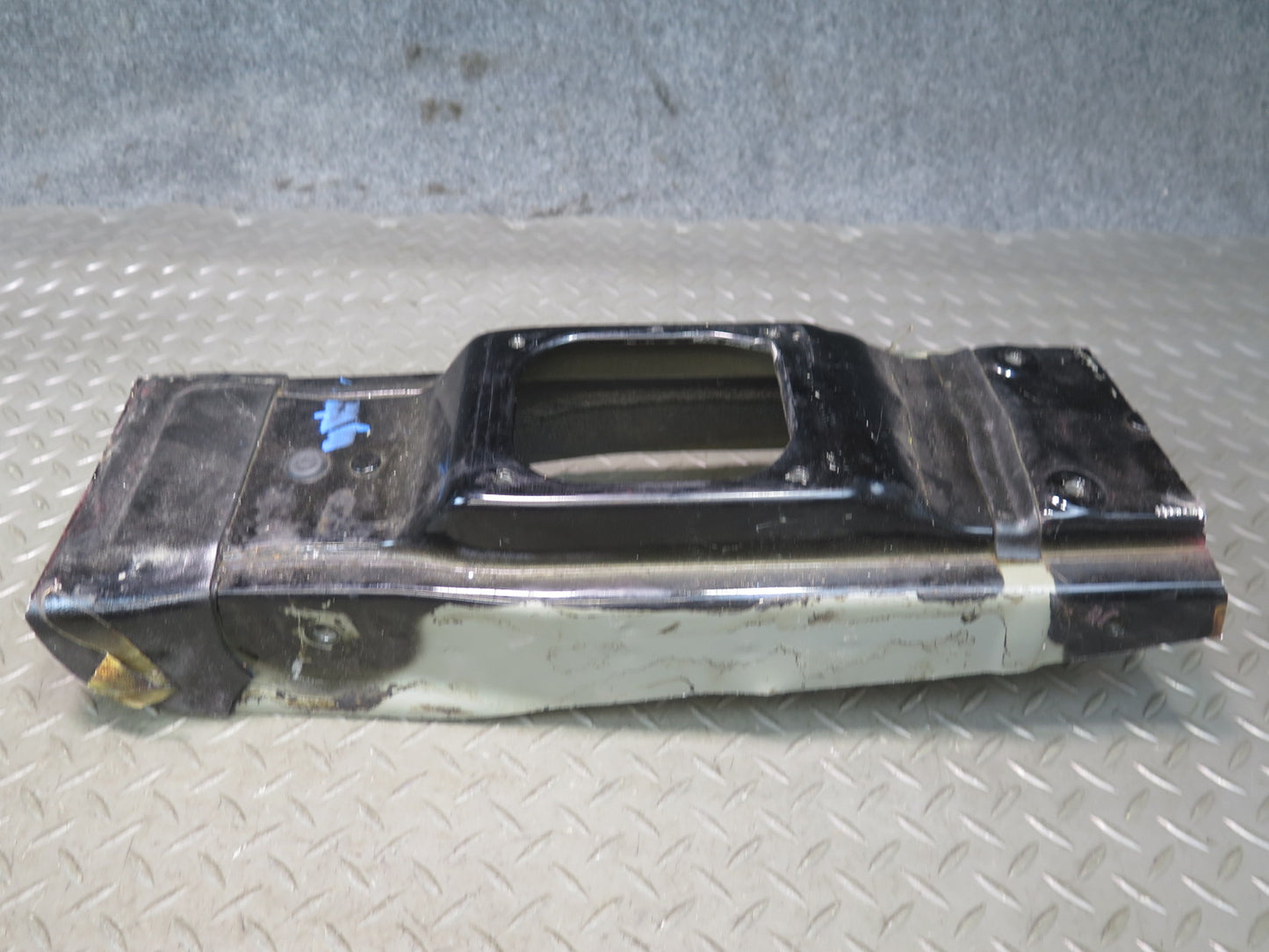 02-05 Lexus JCE10L IS300 M/T Shifter Tunnel Cover Panel w Bracket & Seal Set OEM