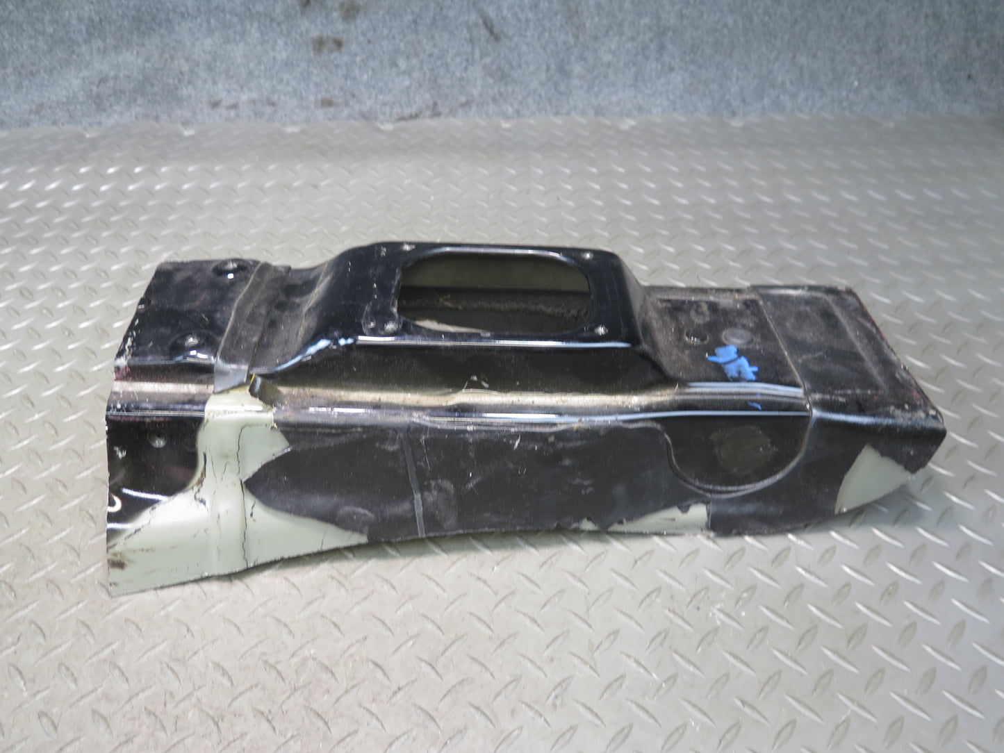 02-05 Lexus JCE10L IS300 M/T Shifter Tunnel Cover Panel w Bracket & Seal Set OEM
