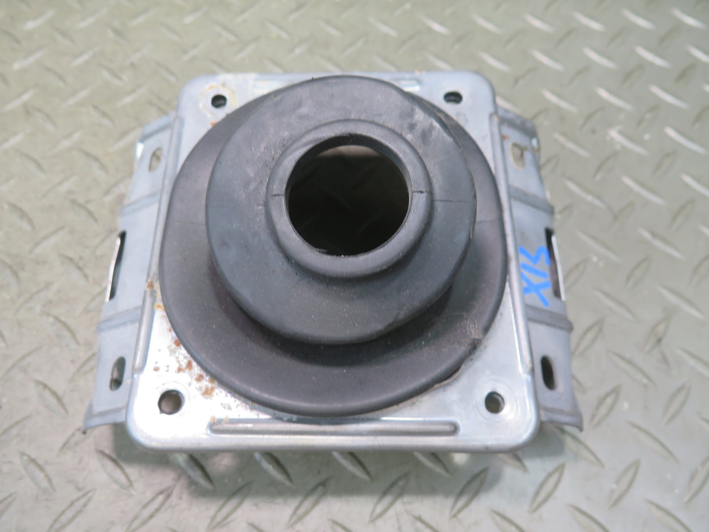 02-05 Lexus JCE10L IS300 M/T Shifter Tunnel Cover Panel w Bracket & Seal Set OEM