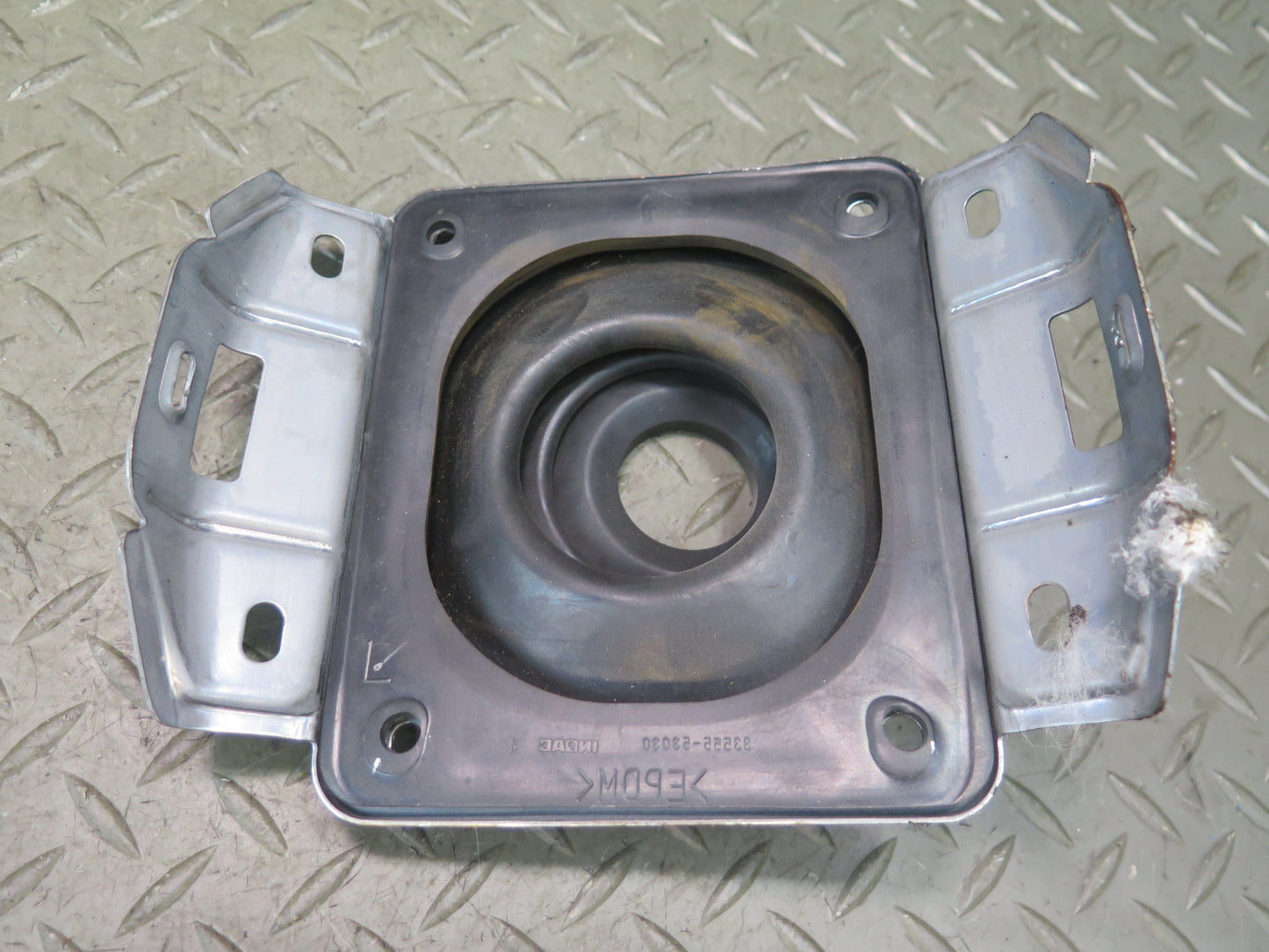 02-05 Lexus JCE10L IS300 M/T Shifter Tunnel Cover Panel w Bracket & Seal Set OEM