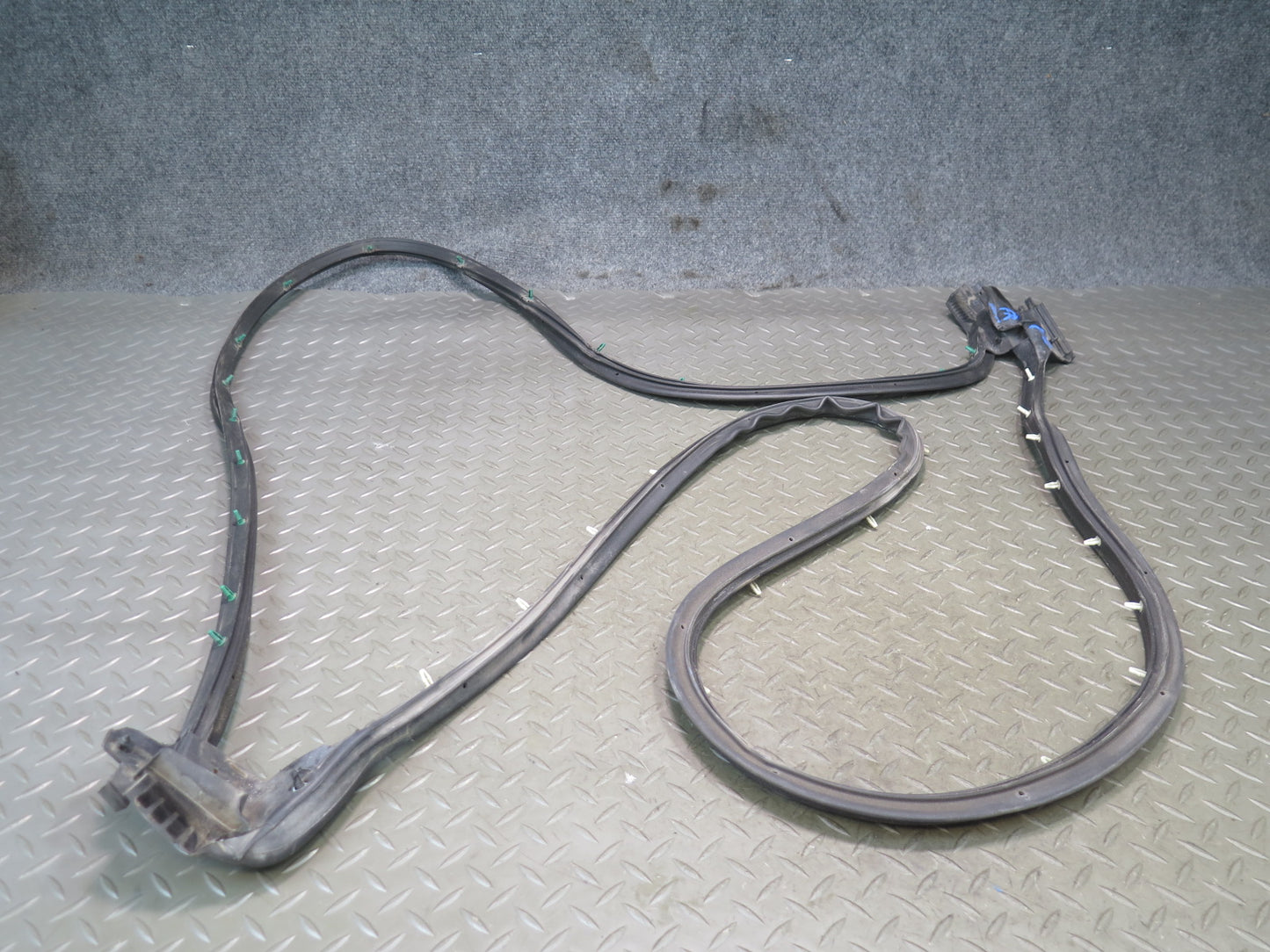 14-19 Chevrolet Corvette C7 Right Door Weatherstrip Rubber Seal 84008529 OEM