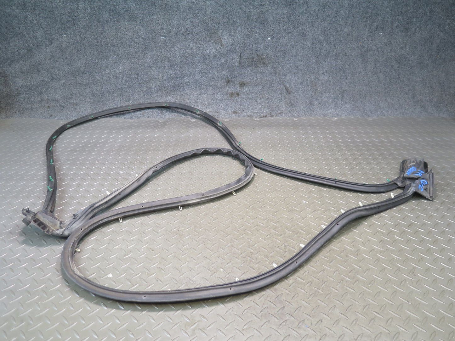 14-19 Chevrolet Corvette C7 Right Door Weatherstrip Rubber Seal 84008529 OEM