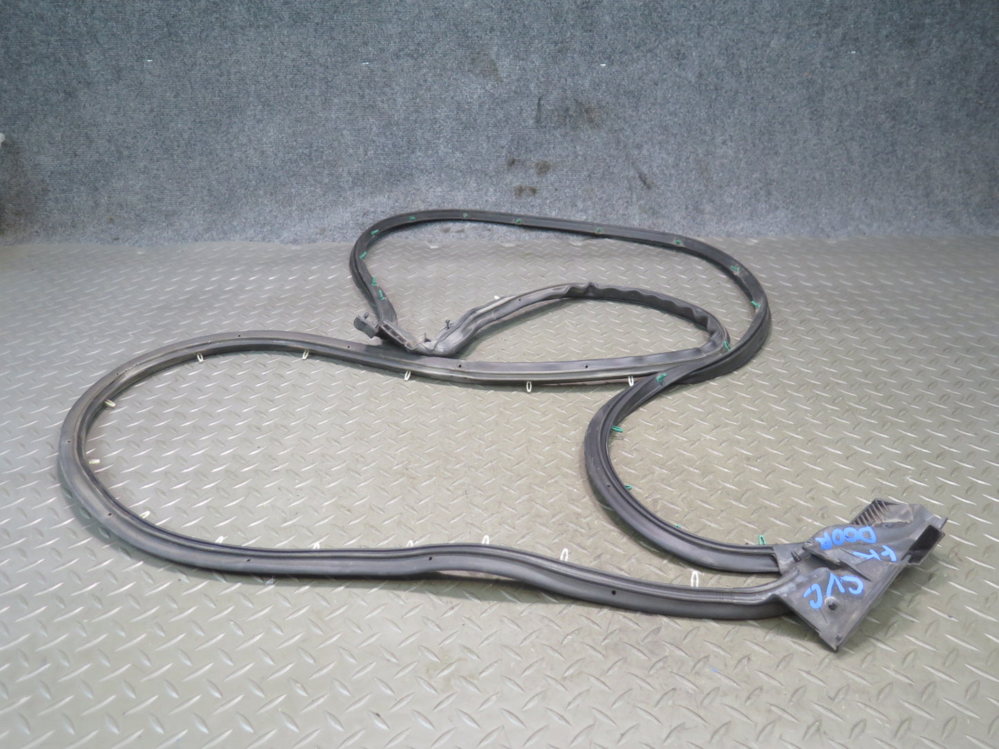 14-19 Chevrolet Corvette C7 Right Door Weatherstrip Rubber Seal 84008529 OEM