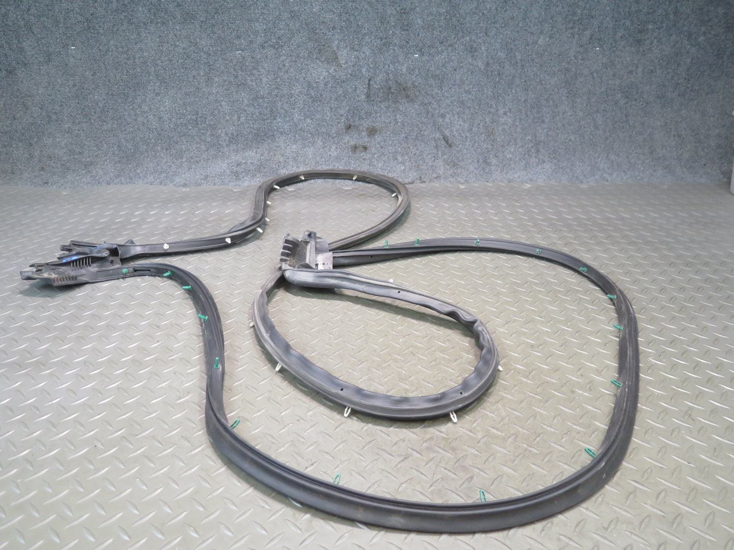 14-19 Chevrolet Corvette C7 Right Door Weatherstrip Rubber Seal 84008529 OEM