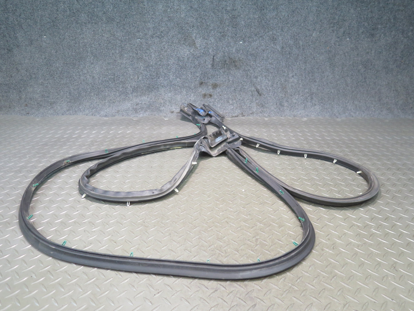 14-19 Chevrolet Corvette C7 Right Door Weatherstrip Rubber Seal 84008529 OEM