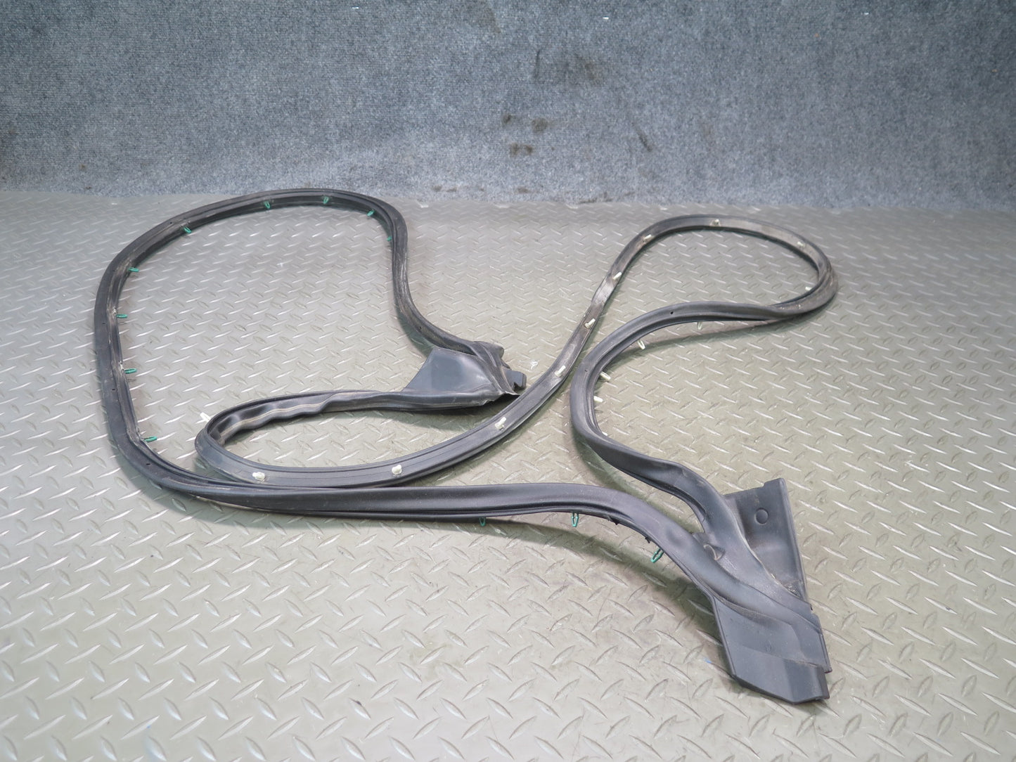 14-19 Chevrolet Corvette C7 Right Door Weatherstrip Rubber Seal 84008529 OEM