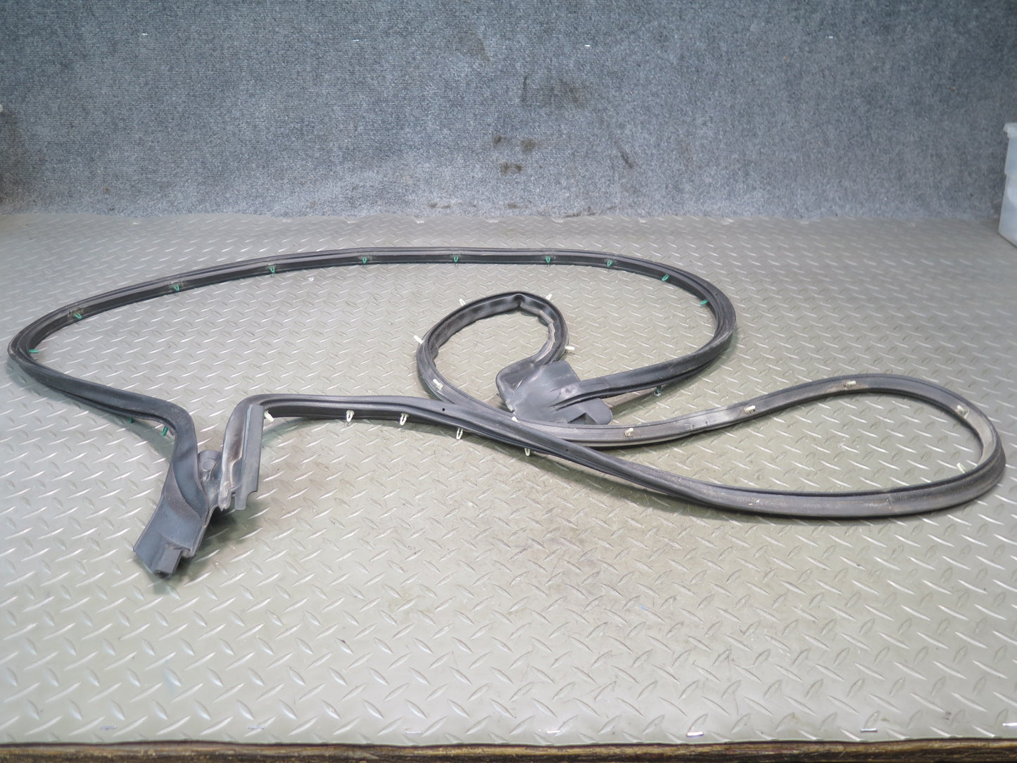 14-19 Chevrolet Corvette C7 Right Door Weatherstrip Rubber Seal 84008529 OEM