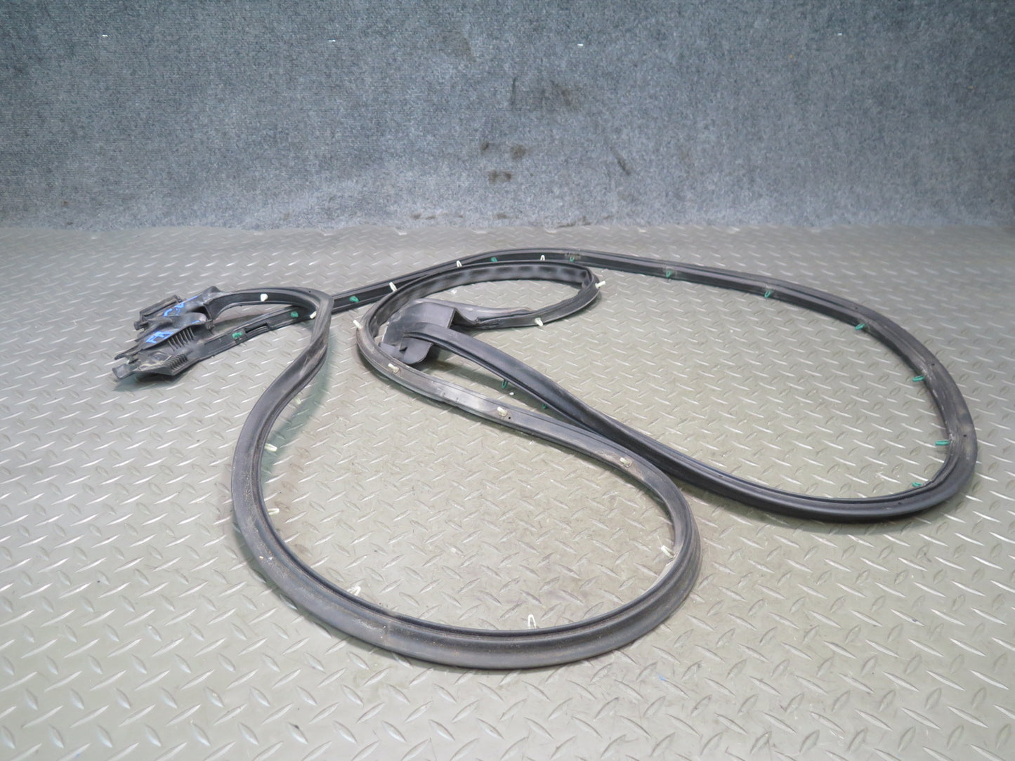 14-19 Chevrolet Corvette C7 Right Door Weatherstrip Rubber Seal 84008529 OEM