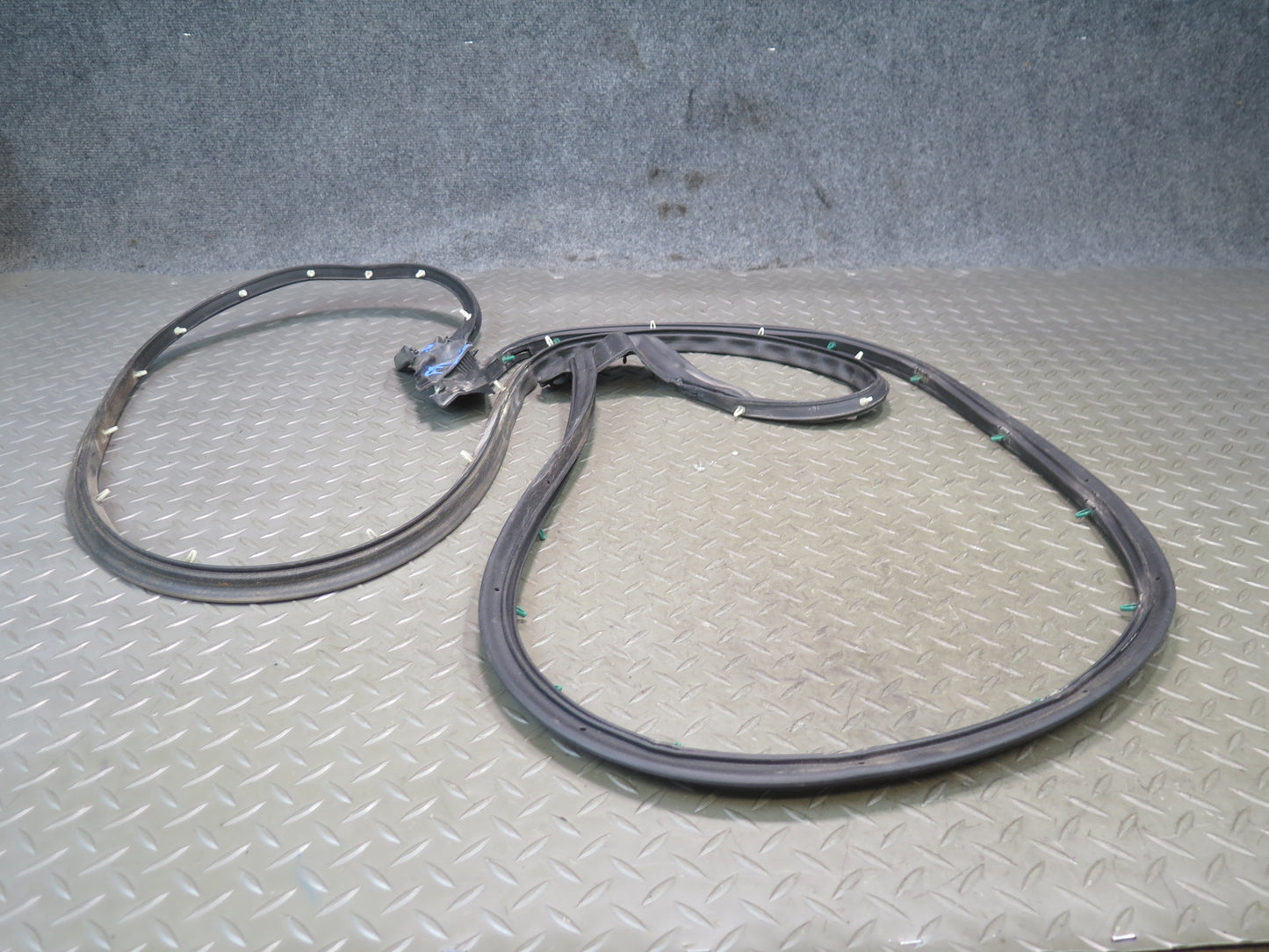 14-19 Chevrolet Corvette C7 Right Door Weatherstrip Rubber Seal 84008529 OEM