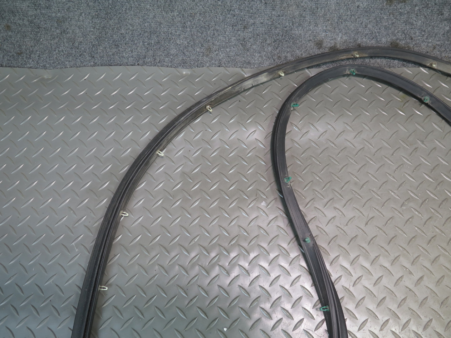 14-19 Chevrolet Corvette C7 Right Door Weatherstrip Rubber Seal 84008529 OEM