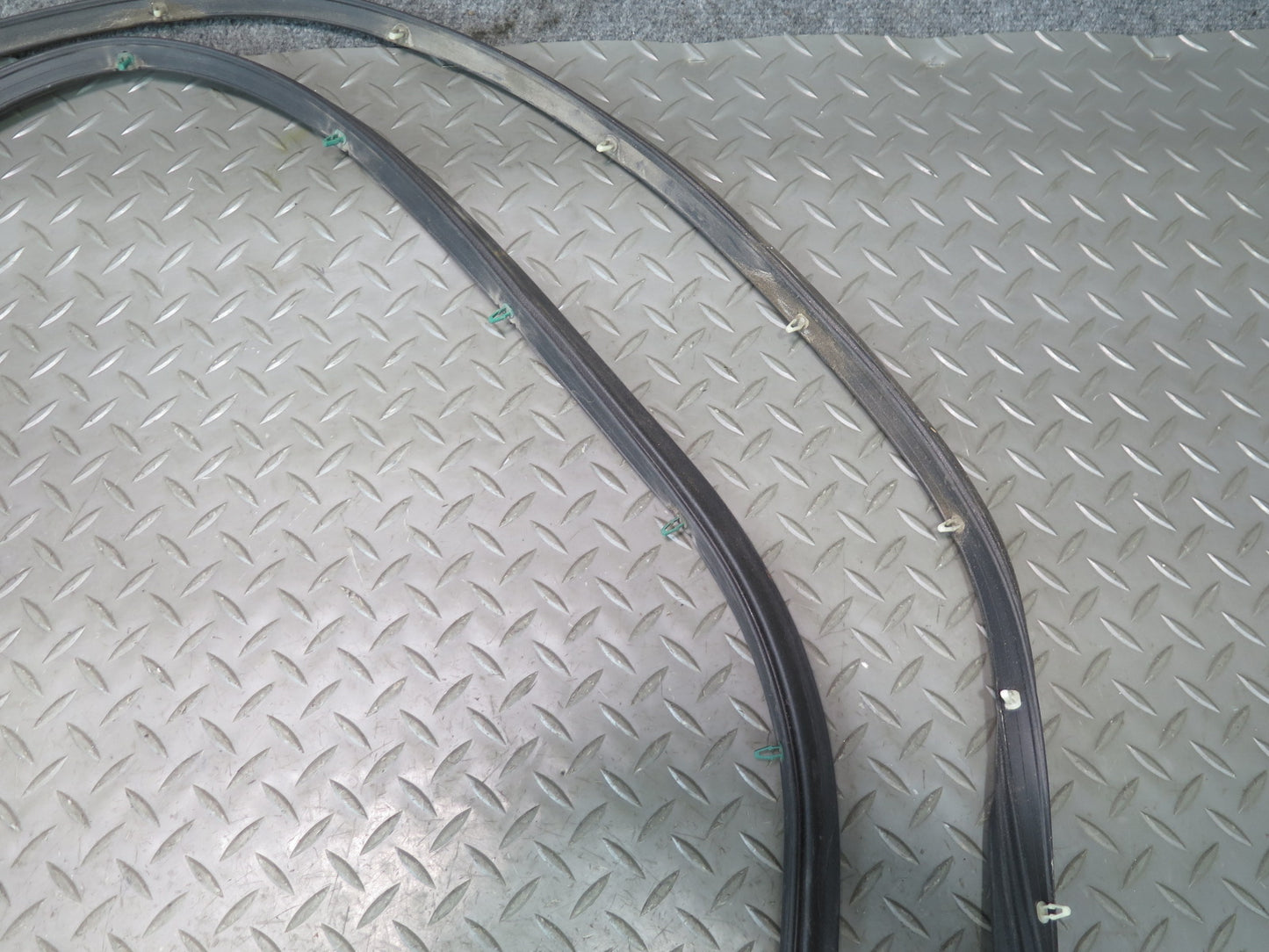 14-19 Chevrolet Corvette C7 Right Door Weatherstrip Rubber Seal 84008529 OEM