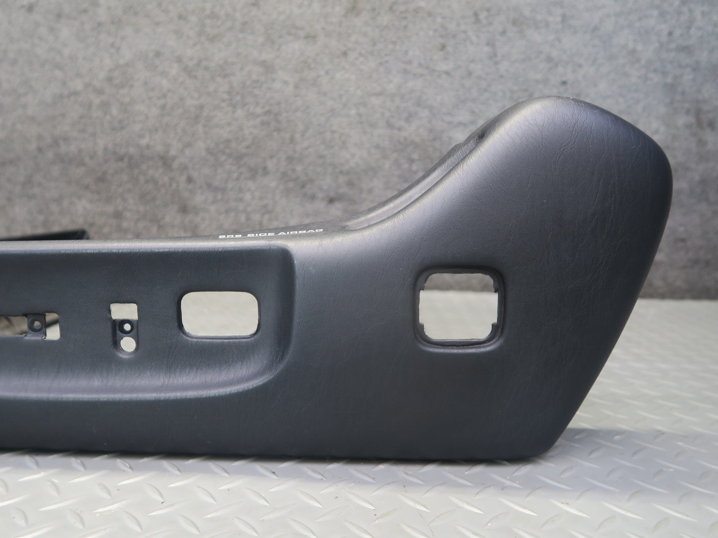 01-05 Lexus UZS160 GS300 GS430 Front Left Seat Trim Cover Panel  Black OEM