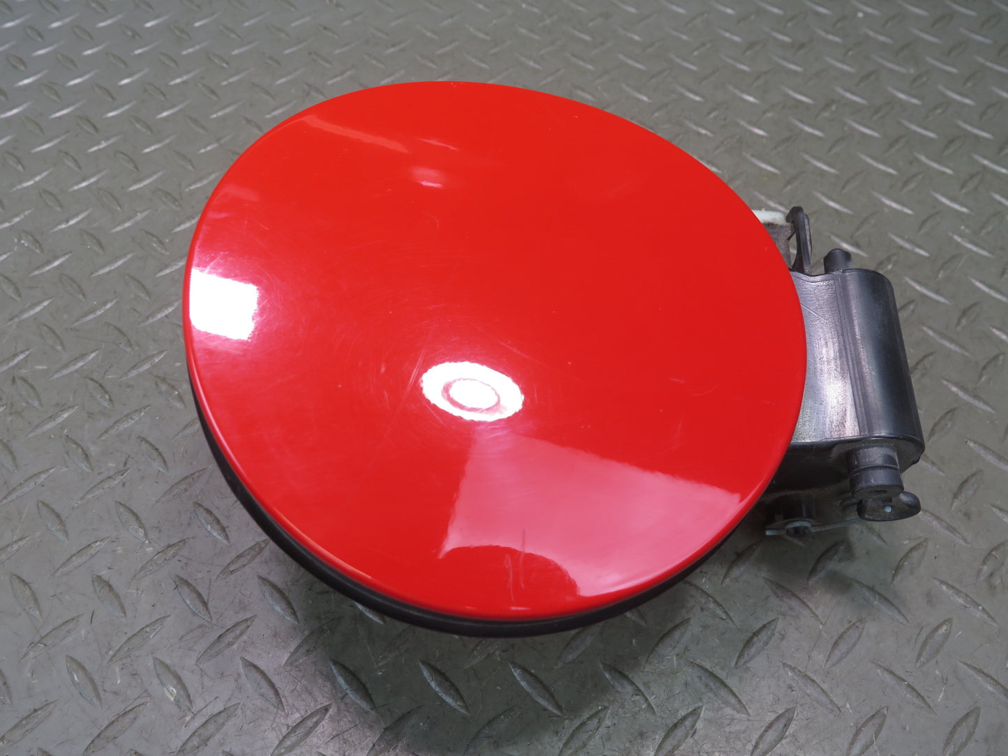 15-19 Chevrolet Corvette C7  Fuel Tank Filler Door Lid w Actuator OEM