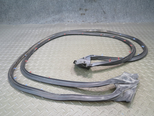 14-19 Chevrolet Corvette C7 Left Door Weatherstrip Rubber Seal 84008528 OEM