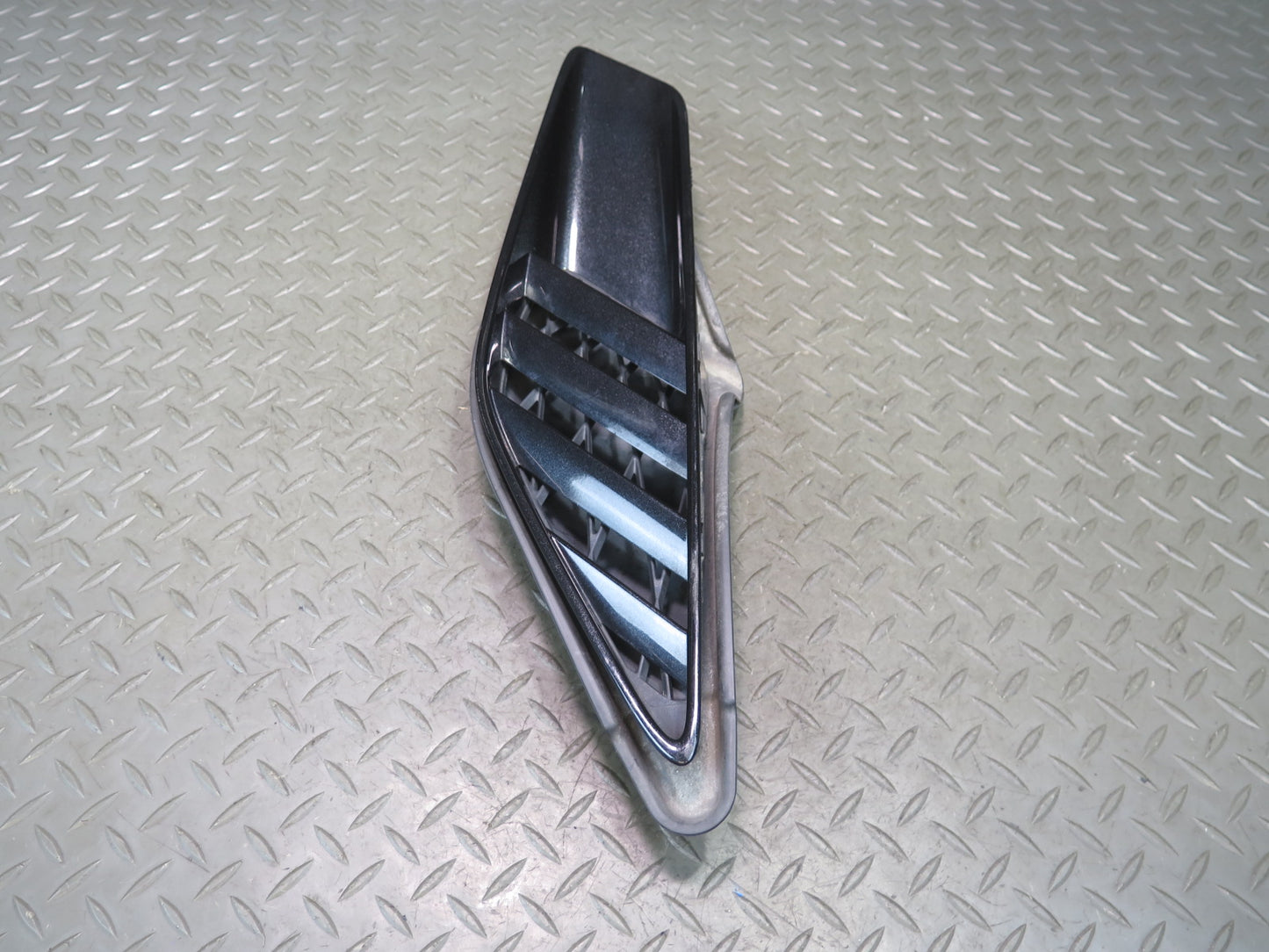 14-19 Chevrolet Corvette C7 Set of 2 Rear Quarter Air Vent Scoop Bezel Panel OEM
