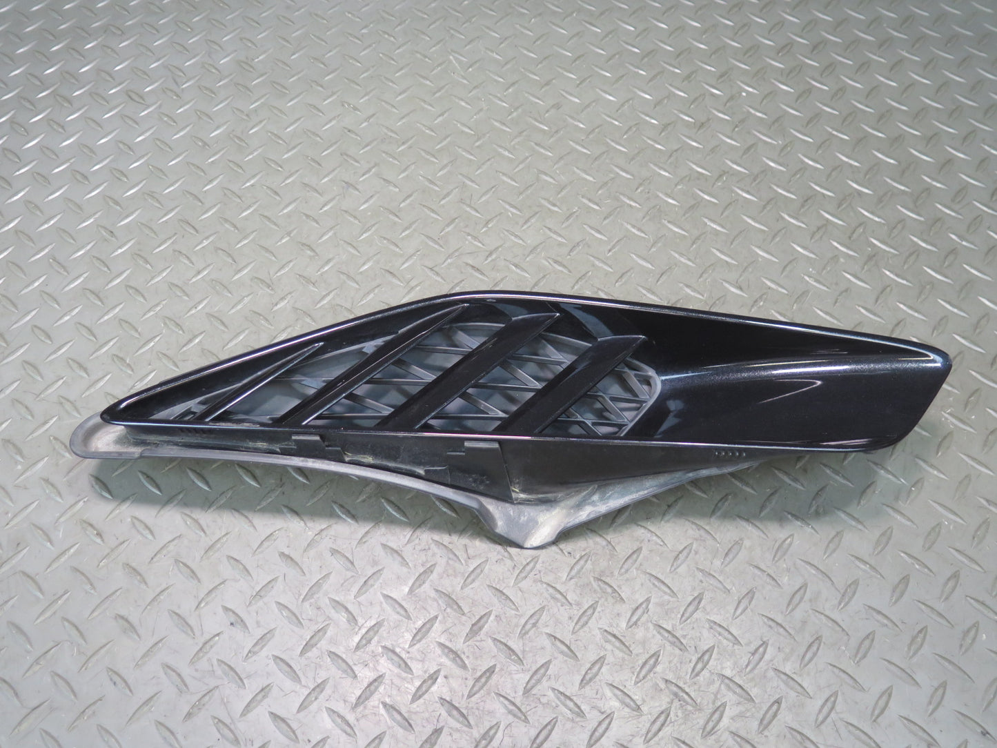 14-19 Chevrolet Corvette C7 Set of 2 Rear Quarter Air Vent Scoop Bezel Panel OEM