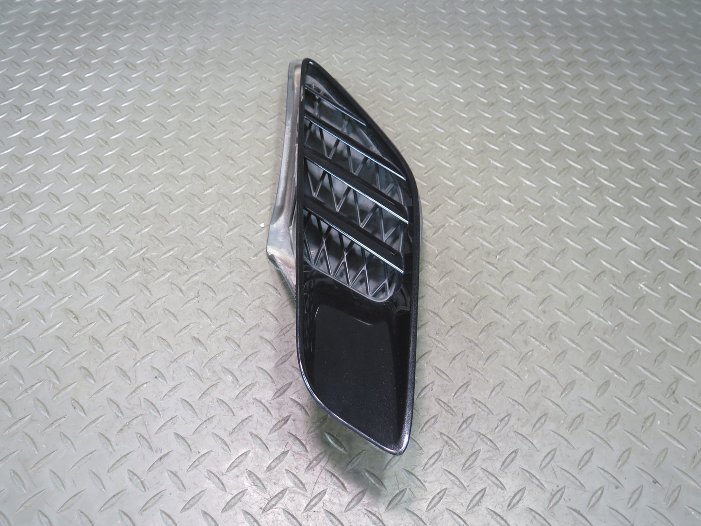 14-19 Chevrolet Corvette C7 Set of 2 Rear Quarter Air Vent Scoop Bezel Panel OEM