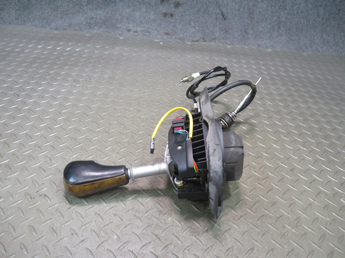 01-02 BMW E36/7 Z3 2.5L 3.0L M54 Automatic Transmission Gear Shifter w Cable OEM