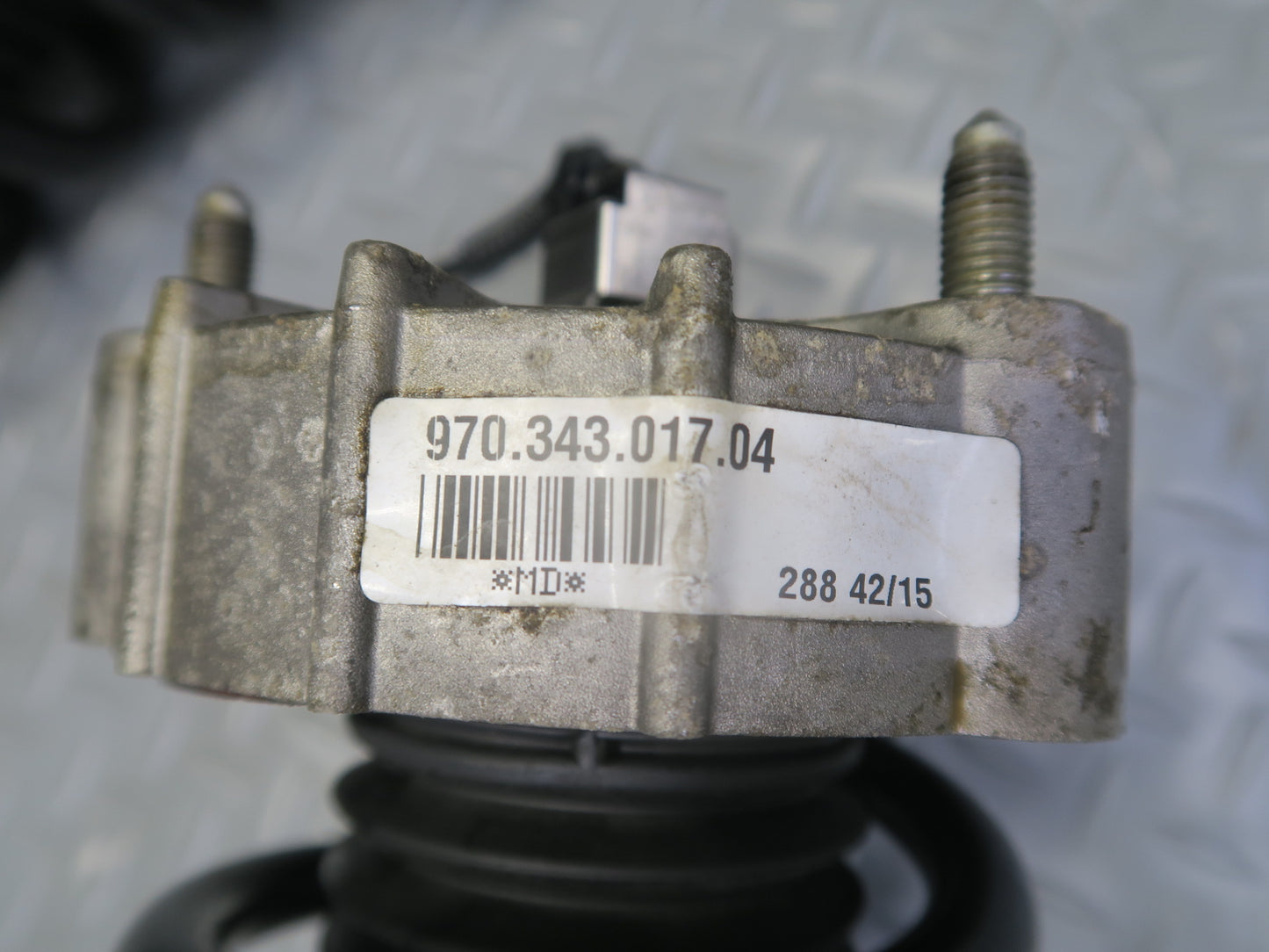 2014-2016 Porsche Panamera 4 970 Front Left & Right Side Shock Strut Support Set