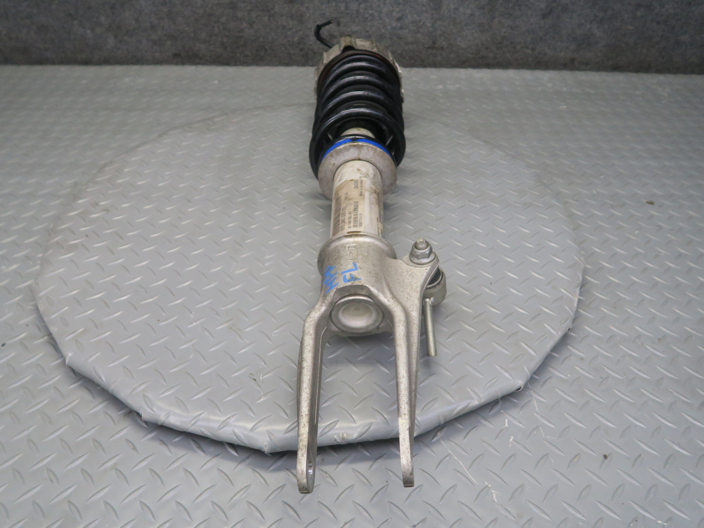 2014-2016 Porsche Panamera 4 970 Front Left & Right Side Shock Strut Support Set