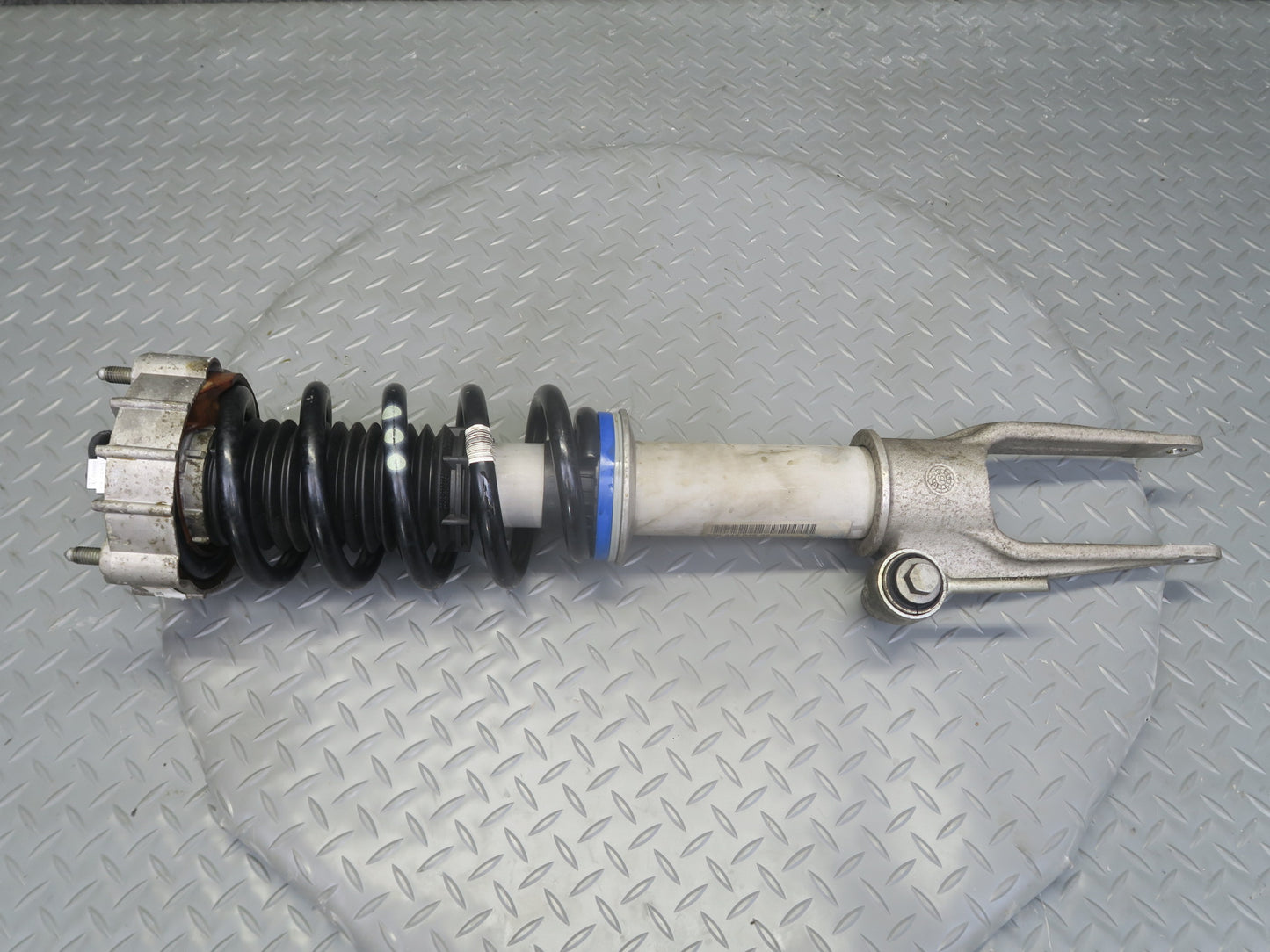 2014-2016 Porsche Panamera 4 970 Front Left & Right Side Shock Strut Support Set