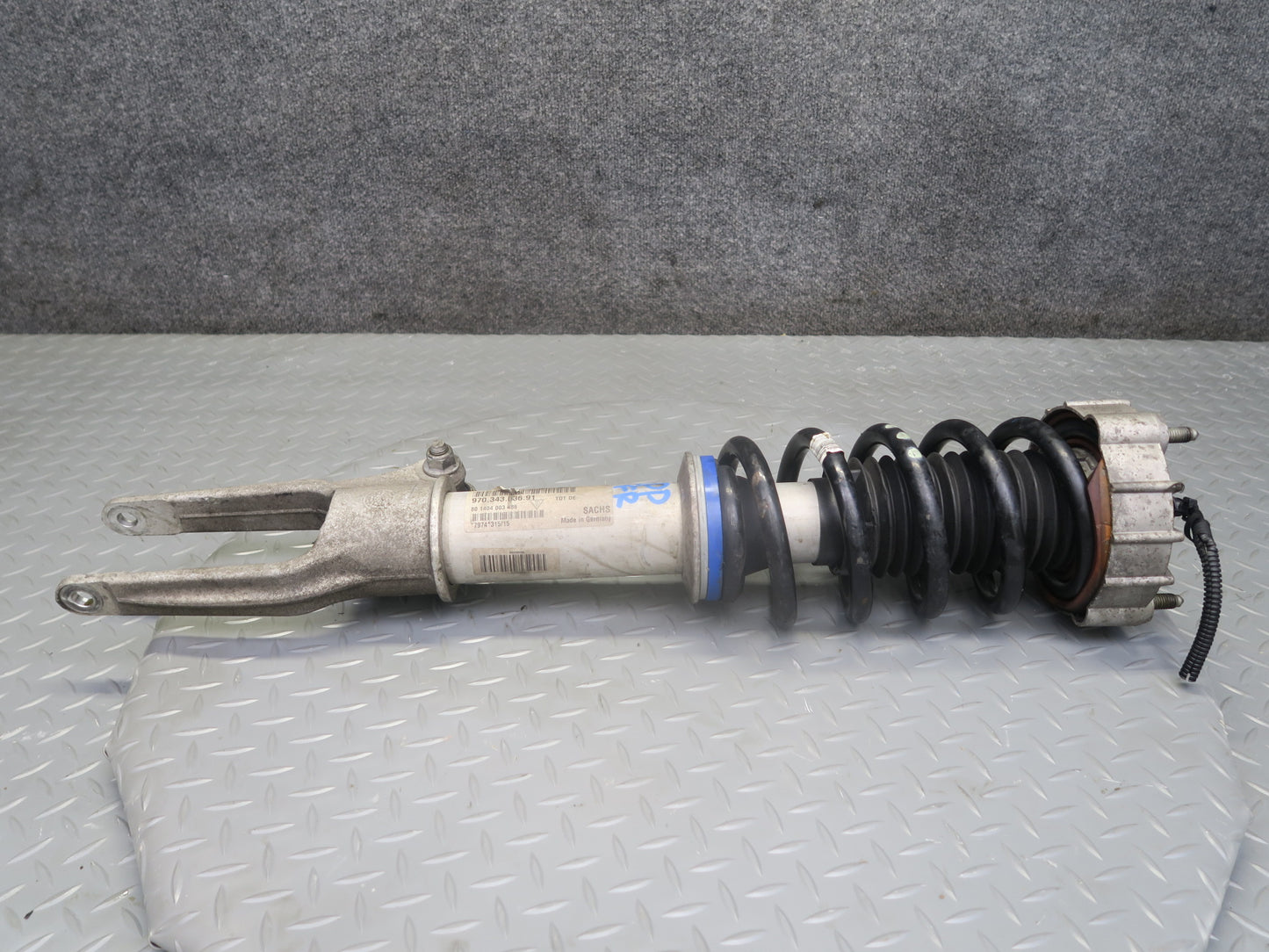 2014-2016 Porsche Panamera 4 970 Front Left & Right Side Shock Strut Support Set