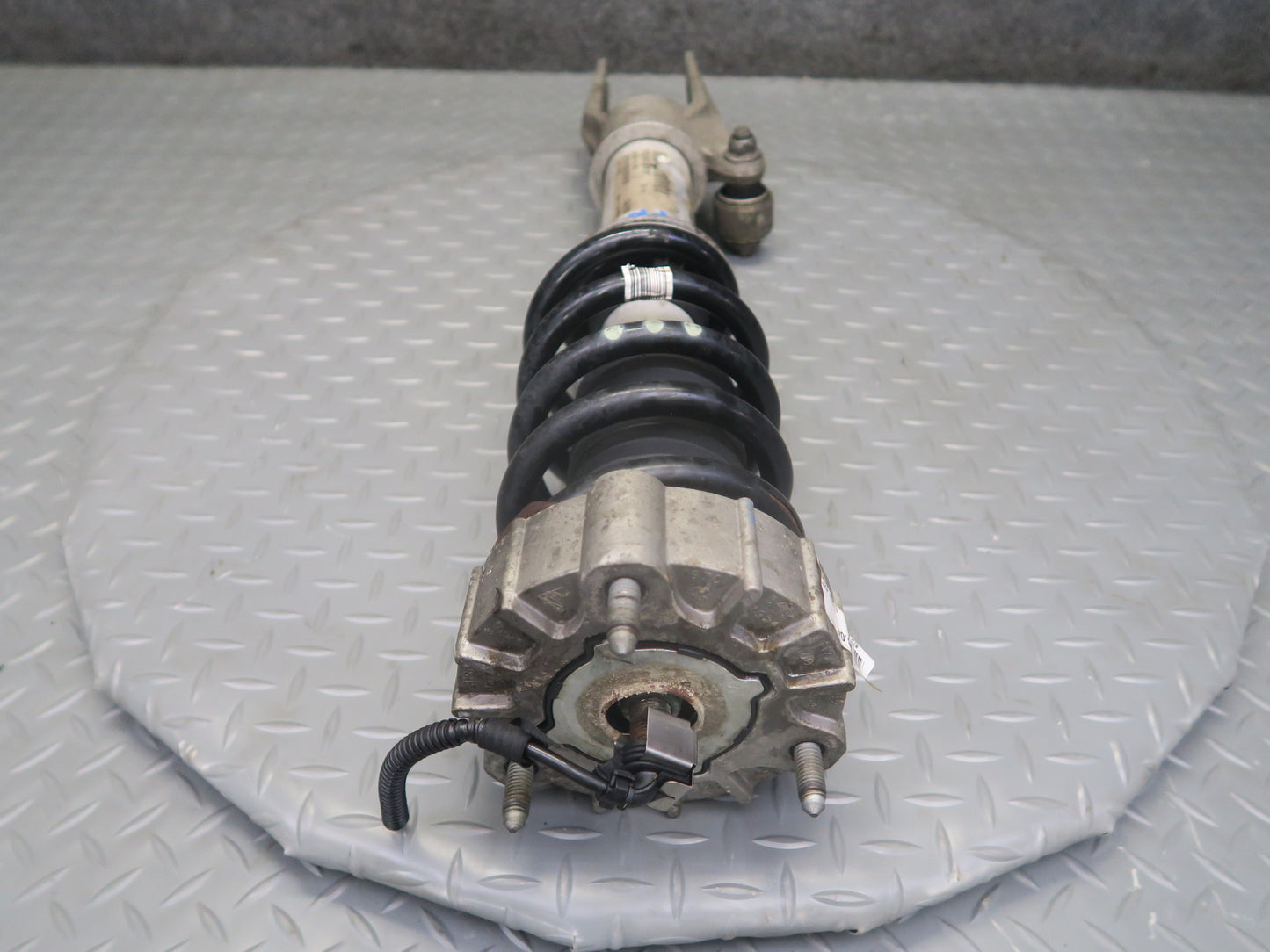 2014-2016 Porsche Panamera 4 970 Front Left & Right Side Shock Strut Support Set