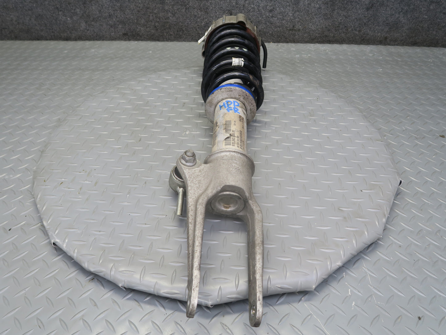 2014-2016 Porsche Panamera 4 970 Front Left & Right Side Shock Strut Support Set