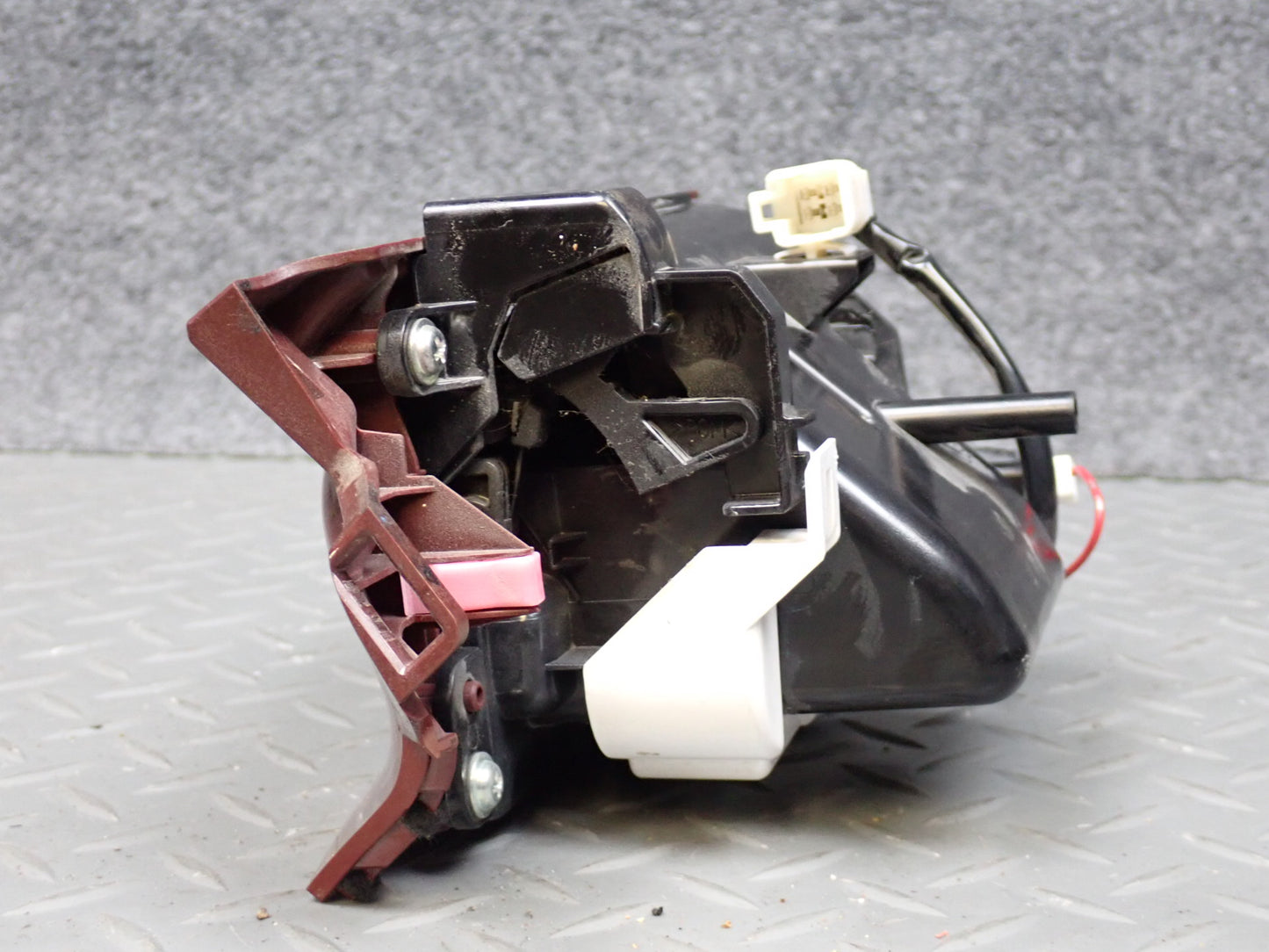 07-09 Lexus UVF46 LS460 LS460 Front Center Console Ash Tray Assembly OEM