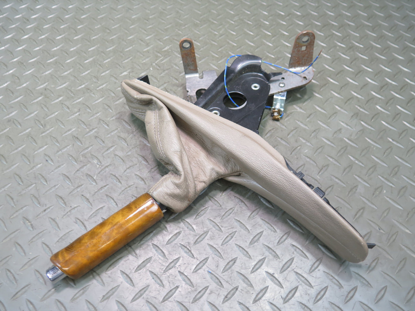 00-02 BMW E36/7 Z3 Emergency Parking Handbrake Lever Maple Wood w Beige Boot OEM