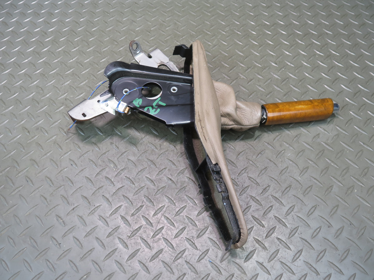 00-02 BMW E36/7 Z3 Emergency Parking Handbrake Lever Maple Wood w Beige Boot OEM