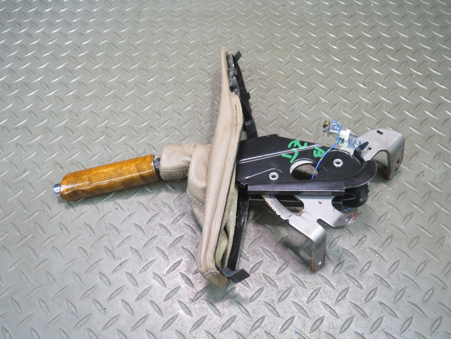 00-02 BMW E36/7 Z3 Emergency Parking Handbrake Lever Maple Wood w Beige Boot OEM