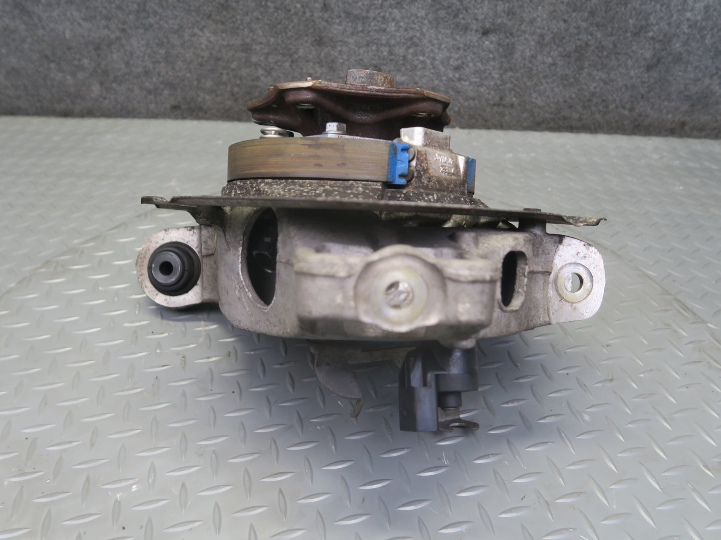 2014-2016 Porsche Panamera 4 970 Rear Right Spindle Knuckle Wheel Hub Bearing