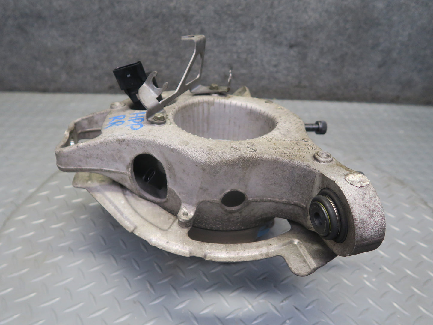 2014-2016 Porsche Panamera 4 970 Rear Right Spindle Knuckle Wheel Hub Bearing