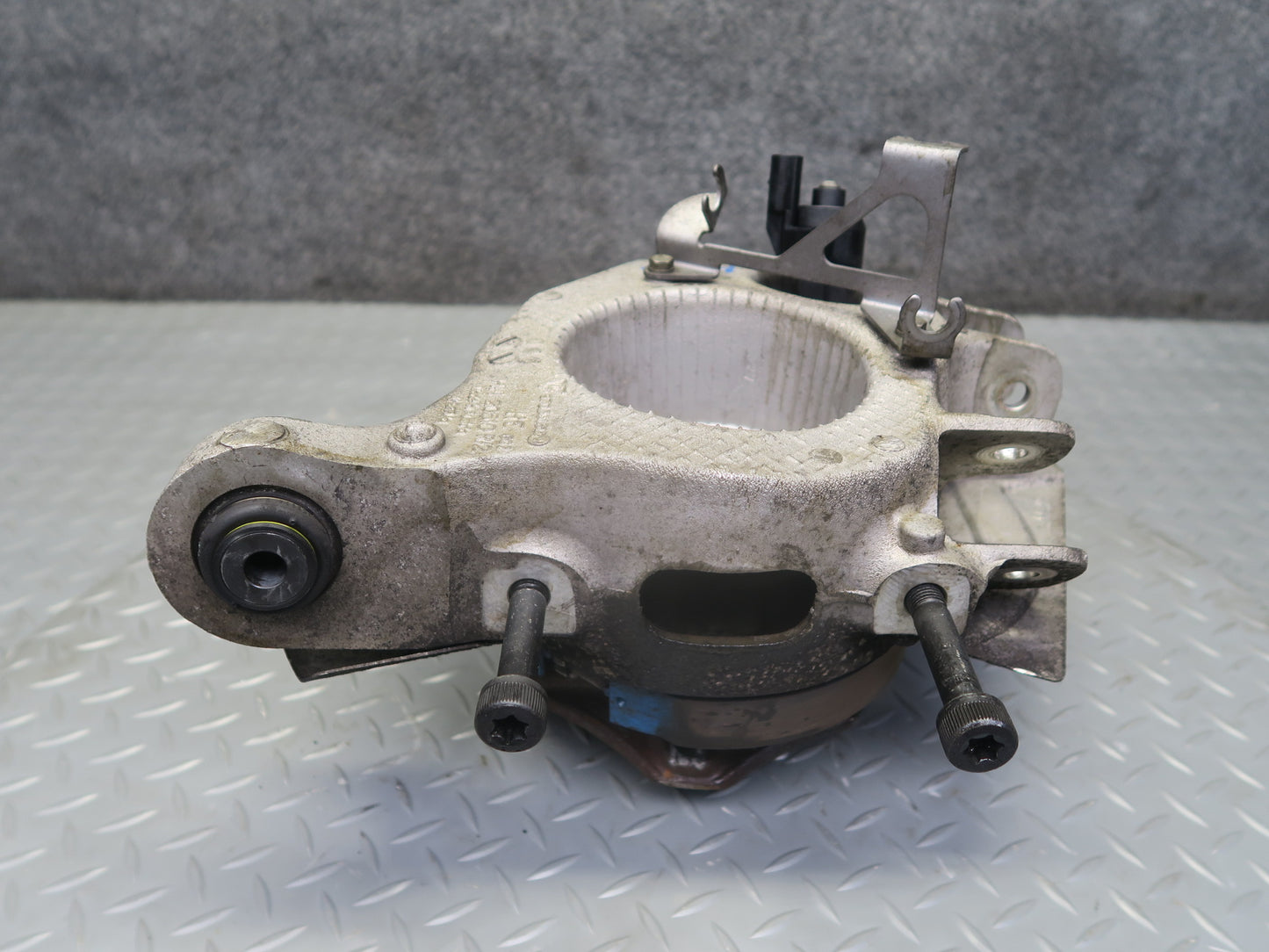 2014-2016 Porsche Panamera 4 970 Rear Right Spindle Knuckle Wheel Hub Bearing
