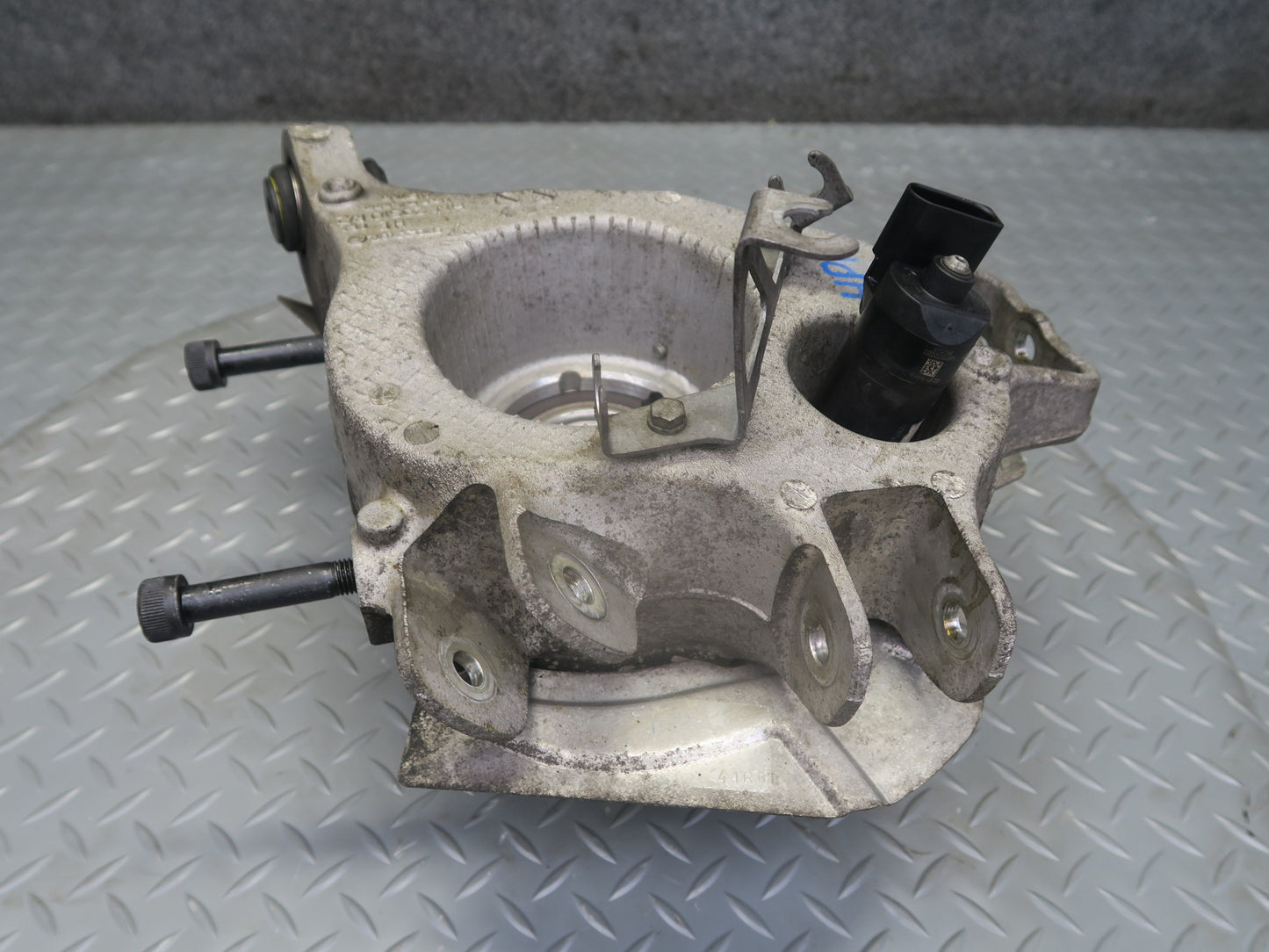2014-2016 Porsche Panamera 4 970 Rear Right Spindle Knuckle Wheel Hub Bearing
