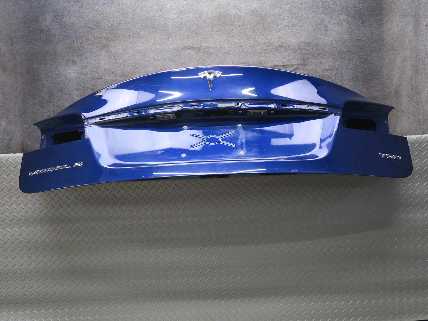 2016-2019 Tesla Model S 75D Rear Trunk Lid Liftgate Tailgate W/ Glass Blue