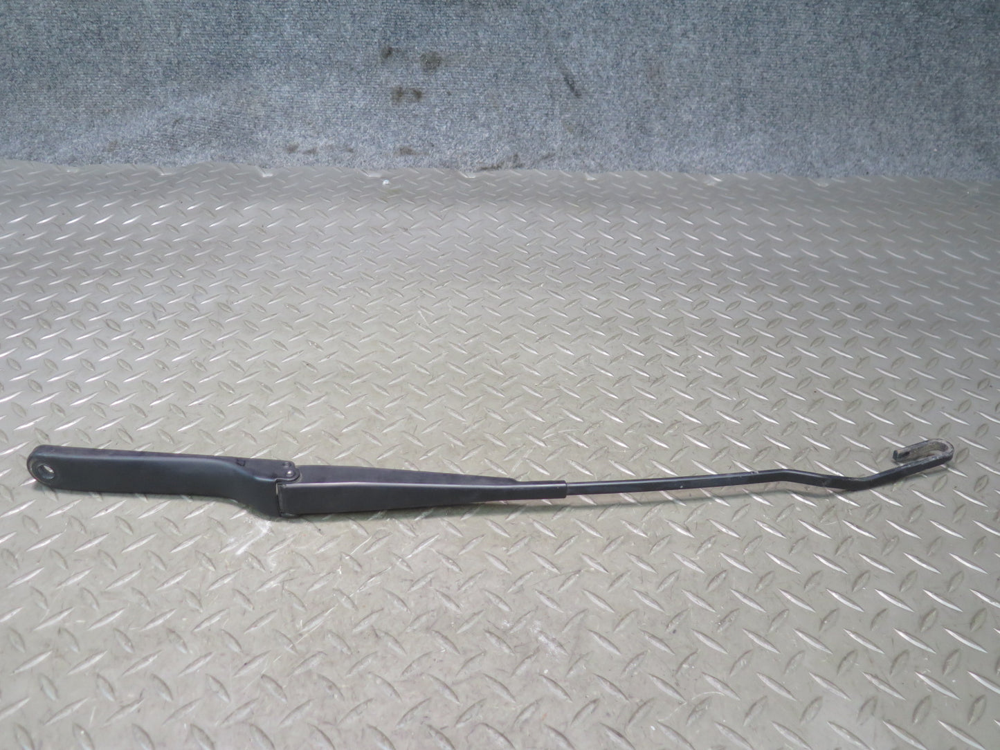 96-02 BMW E36/7 Z3 Set of 2 Front Left & Right Windshield Wiper Arm OEM