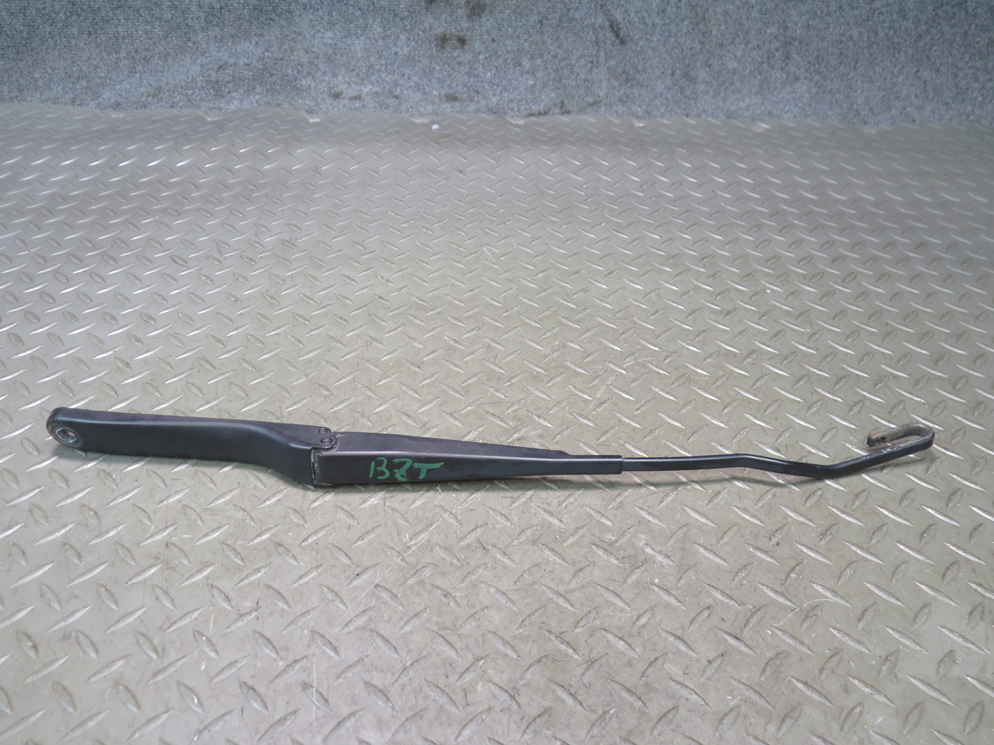 96-02 BMW E36/7 Z3 Set of 2 Front Left & Right Windshield Wiper Arm OEM