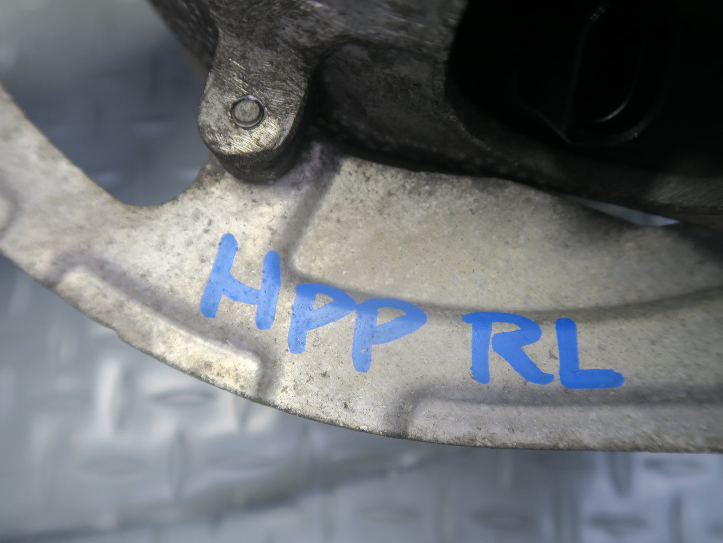2014-2016 Porsche Panamera 4 970 Rear Left Spindle Knuckle Wheel Hub Bearing