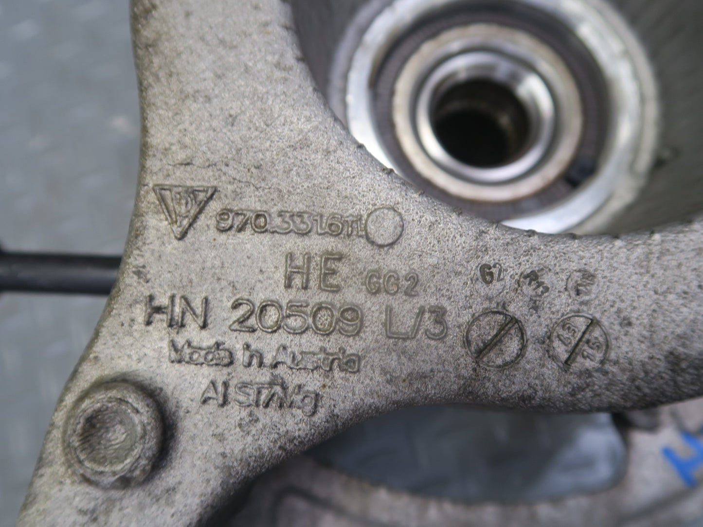 2014-2016 Porsche Panamera 4 970 Rear Left Spindle Knuckle Wheel Hub Bearing