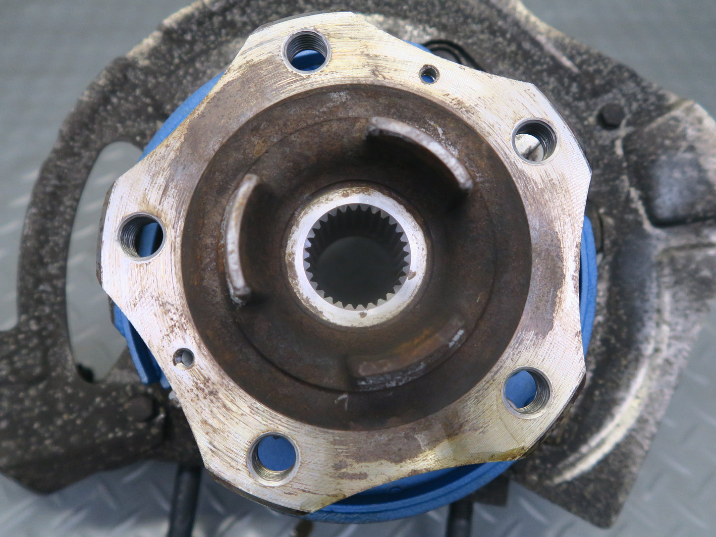 2014-2016 Porsche Panamera 4 970 Rear Left Spindle Knuckle Wheel Hub Bearing