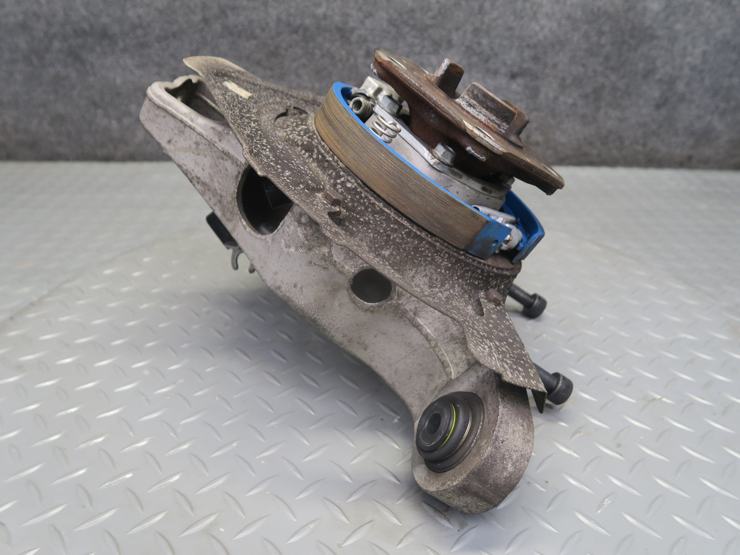 2014-2016 Porsche Panamera 4 970 Rear Left Spindle Knuckle Wheel Hub Bearing